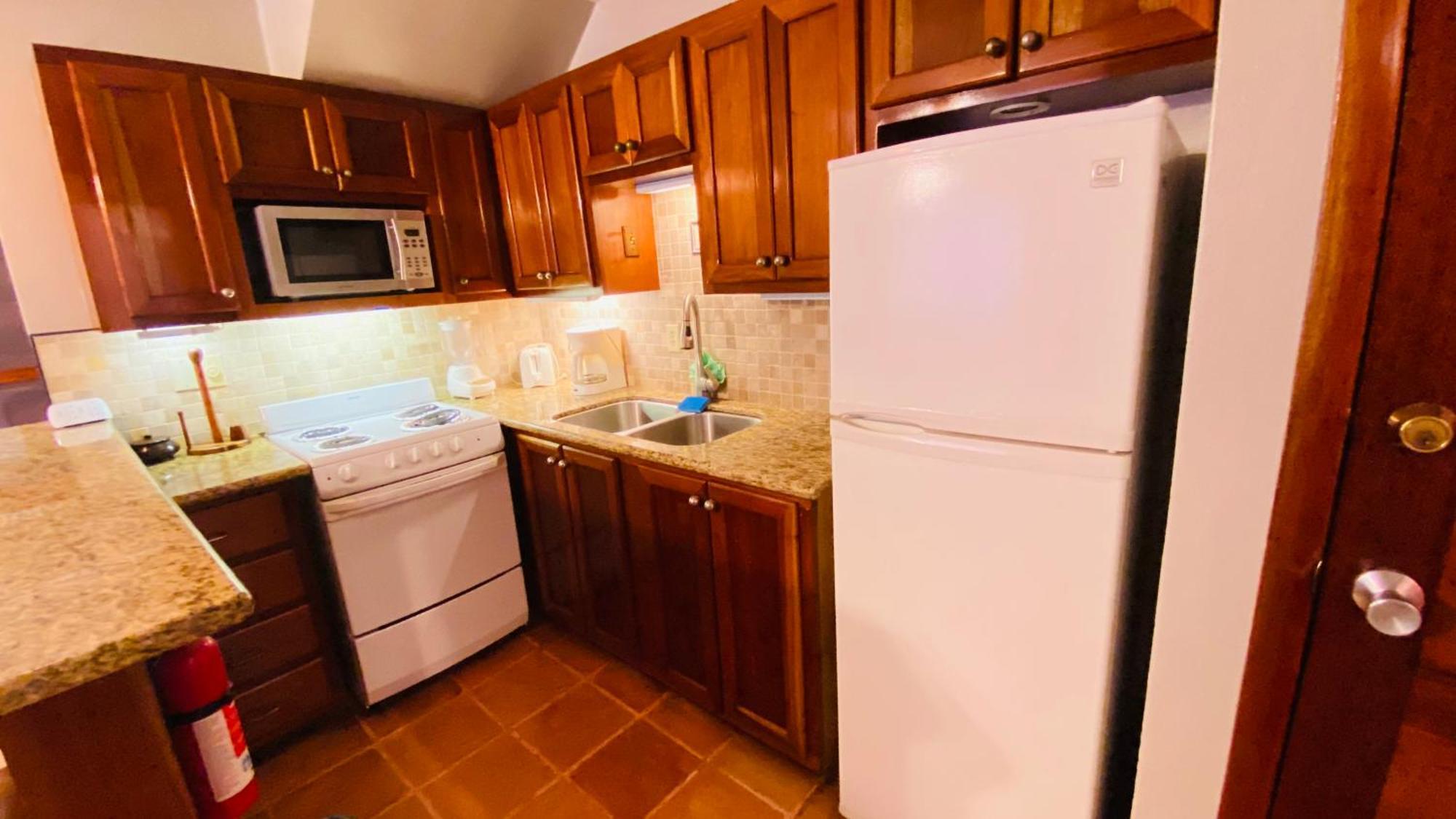 Tradewinds Paradise Villas San Pedro  Extérieur photo