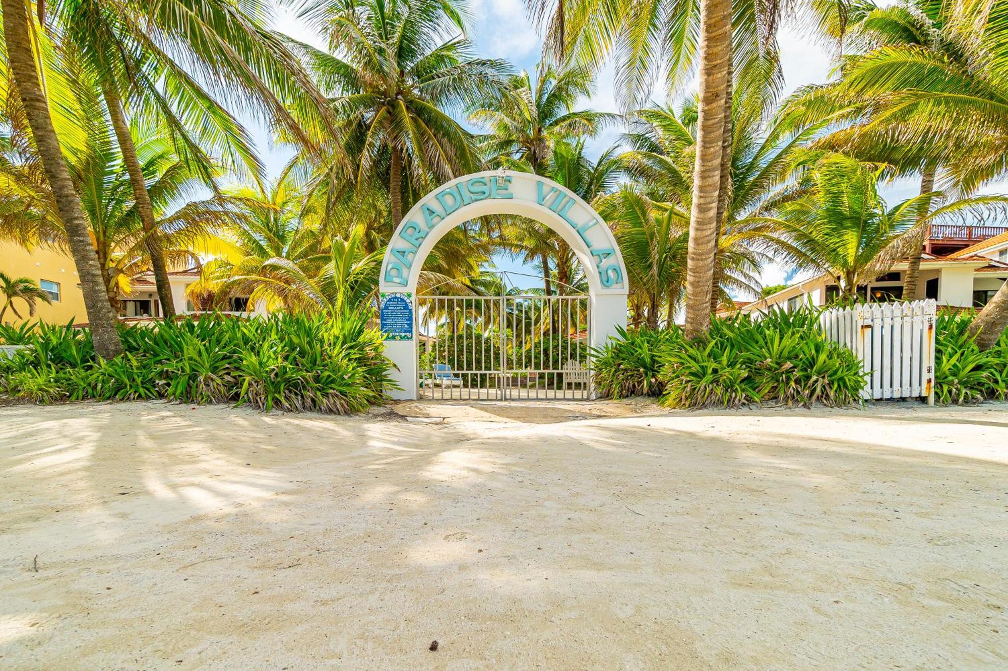 Tradewinds Paradise Villas San Pedro  Extérieur photo