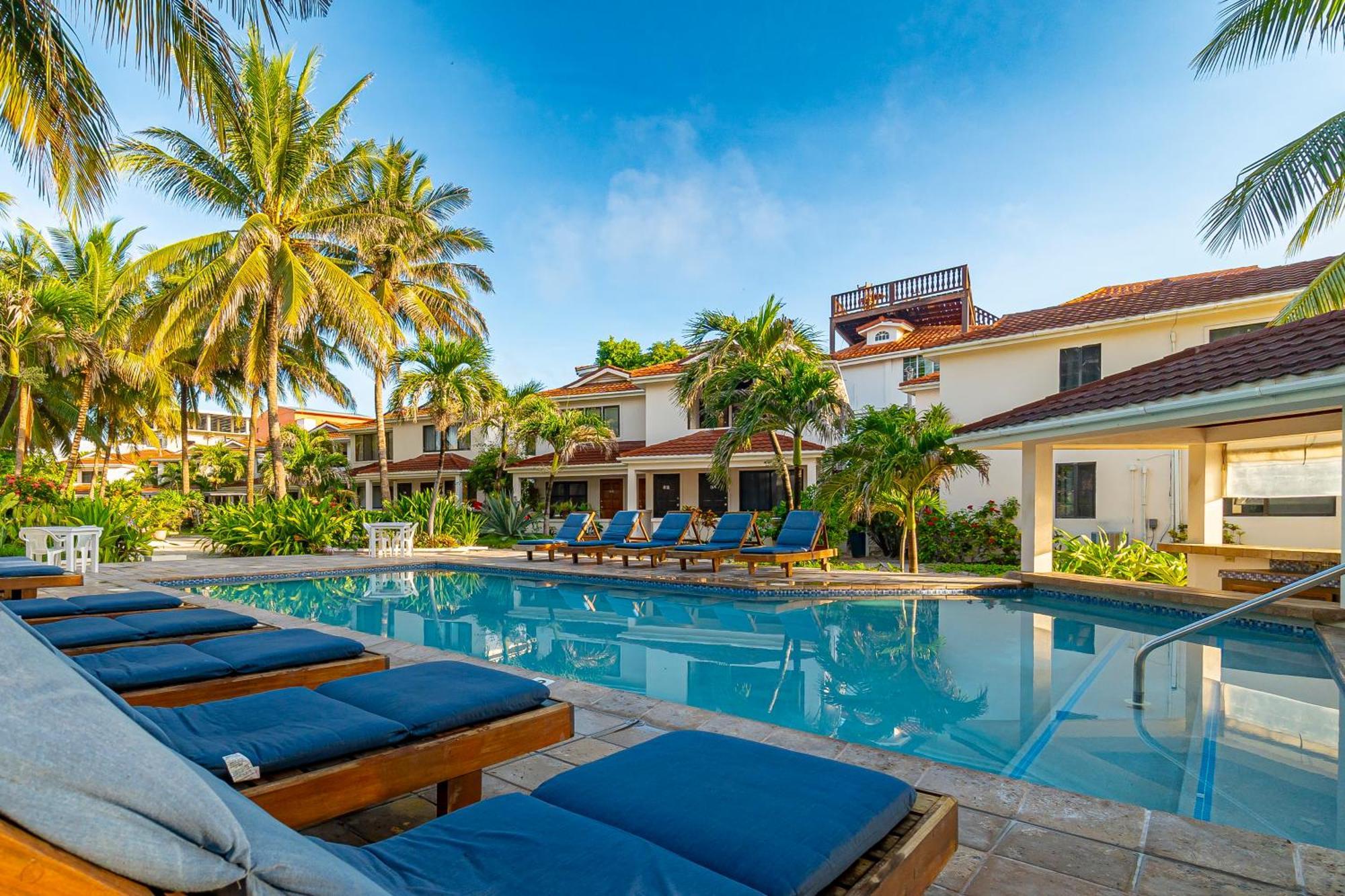 Tradewinds Paradise Villas San Pedro  Extérieur photo