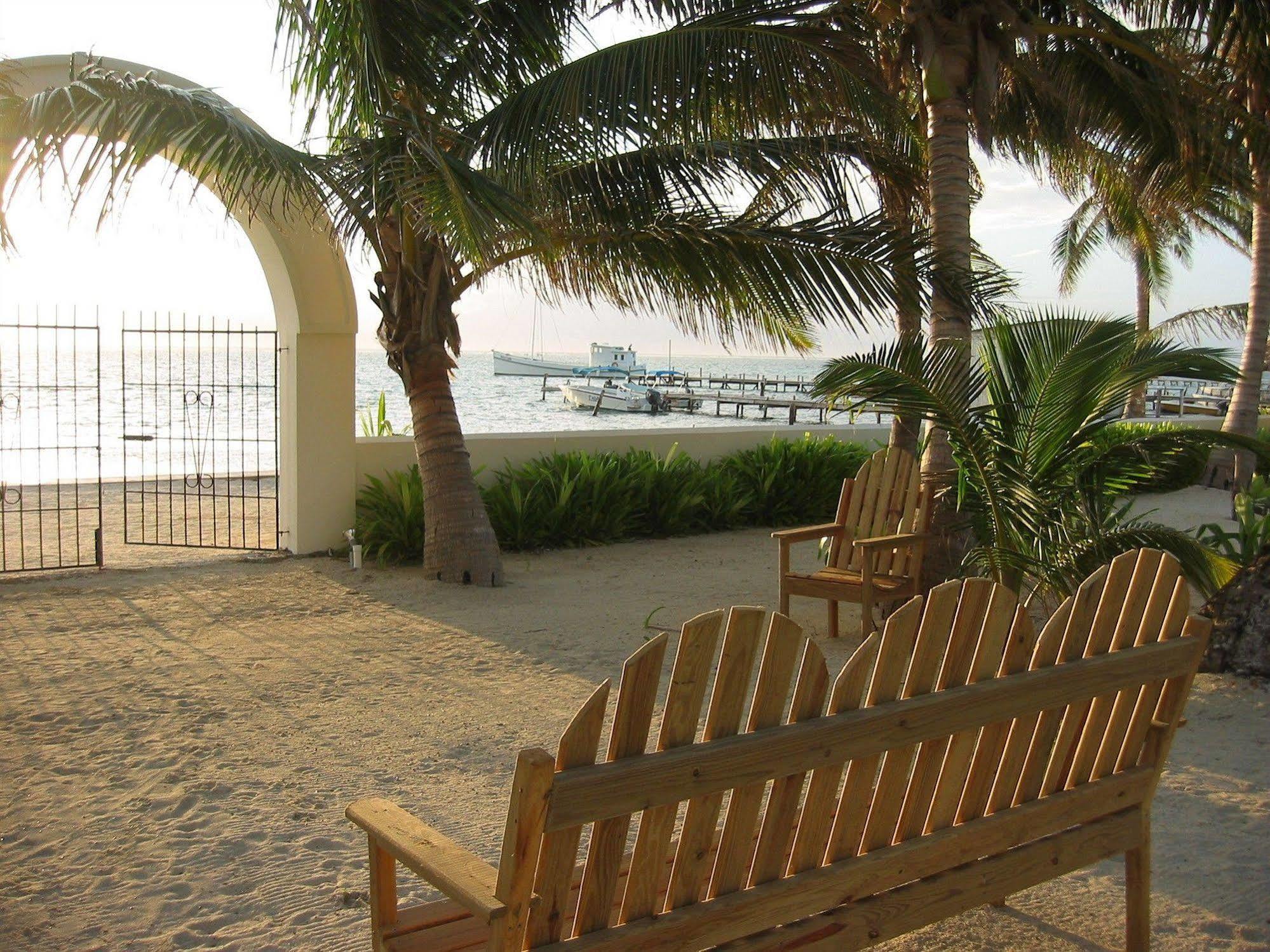 Tradewinds Paradise Villas San Pedro  Extérieur photo